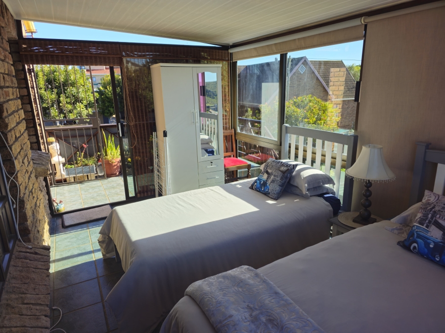 5 Bedroom Property for Sale in Stilbaai Wes Western Cape